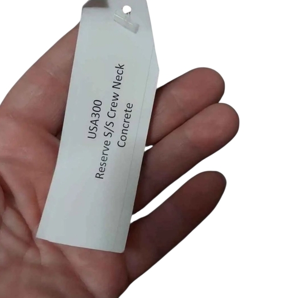 NWT Gray Crew Neck Short Sleeve Tee with Heathered Texture ~L - Picture 3 of 3